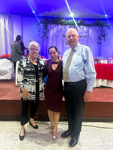 Student scholars and members of Austin Helps Honduras pose for a group photo at the 2024 annual scholarship banquet.